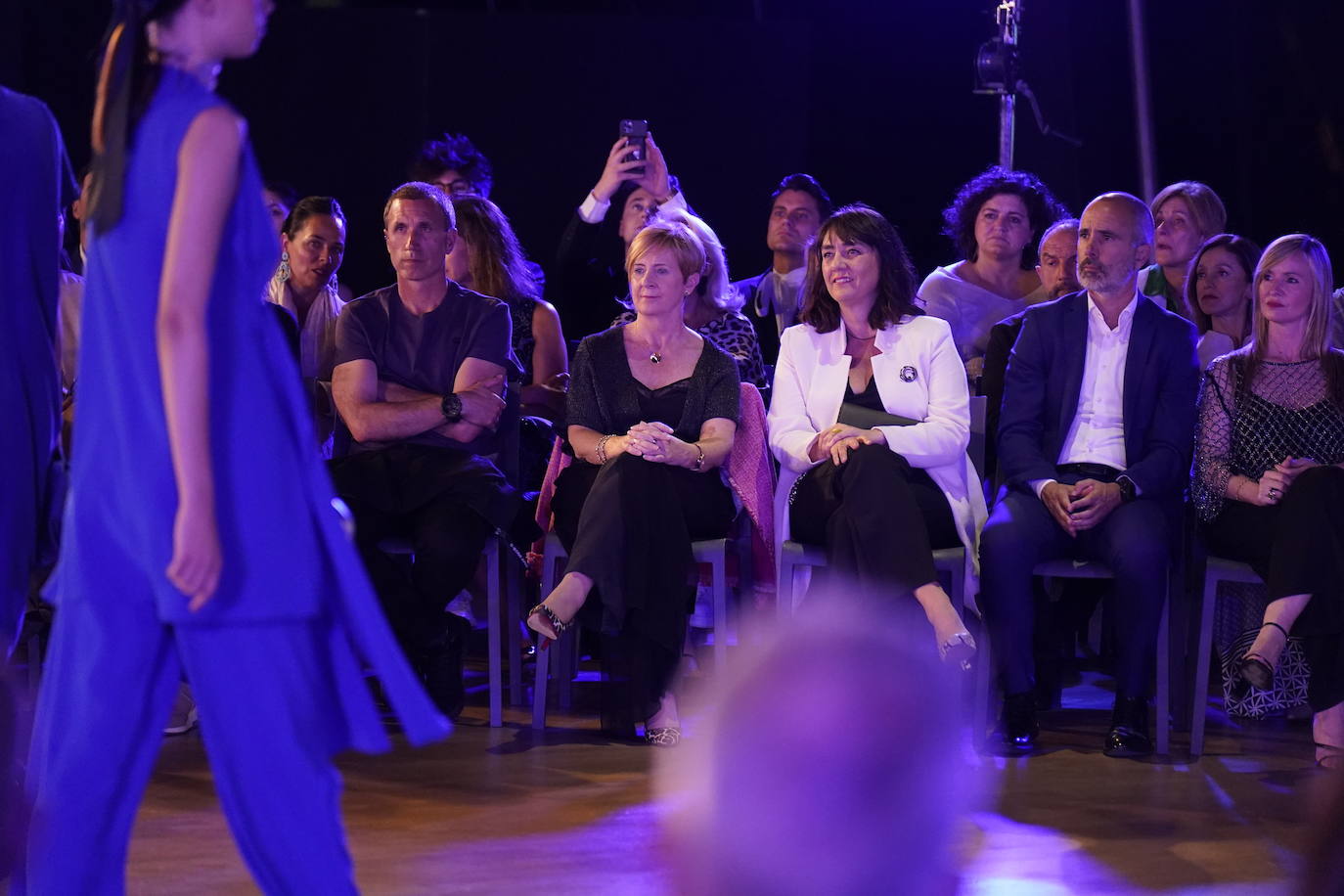 Diez estrellas deslumbran en Balenciaga