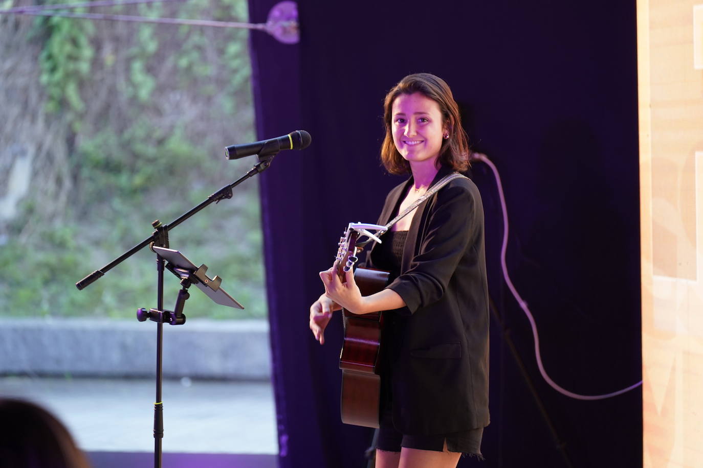 Diez estrellas deslumbran en Balenciaga