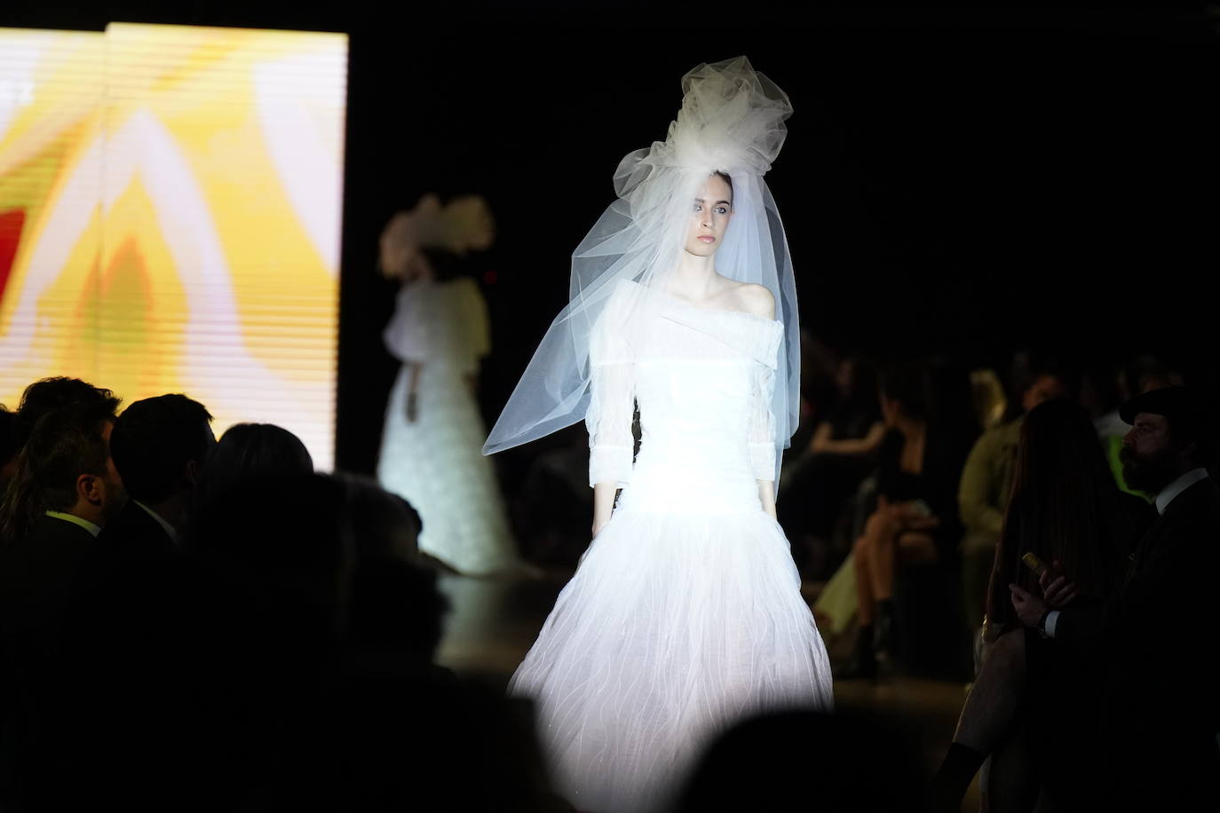 Diez estrellas deslumbran en Balenciaga