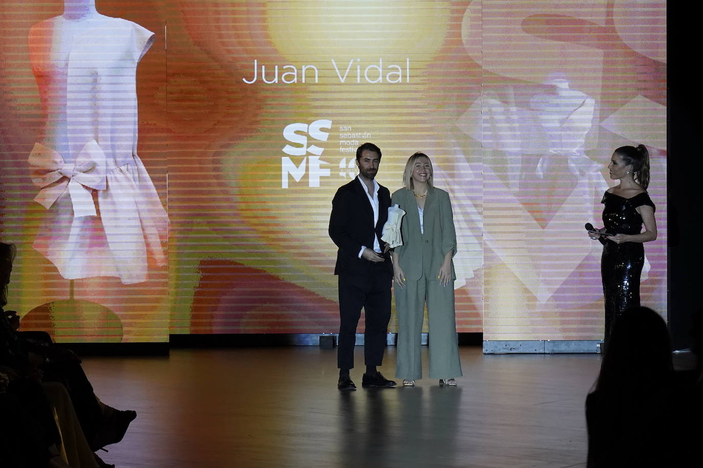 Diez estrellas deslumbran en Balenciaga