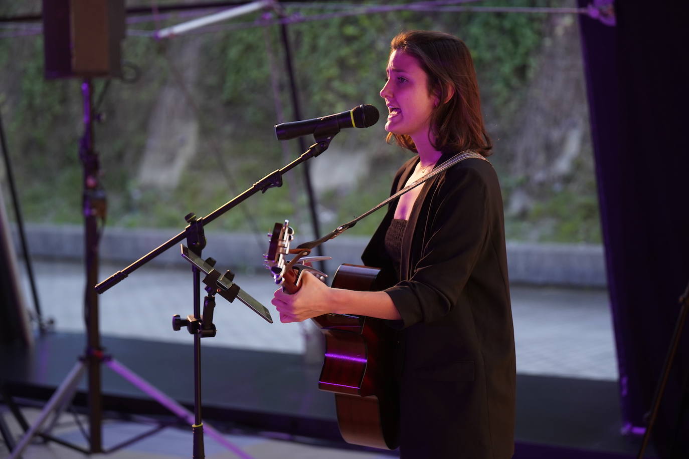 Diez estrellas deslumbran en Balenciaga