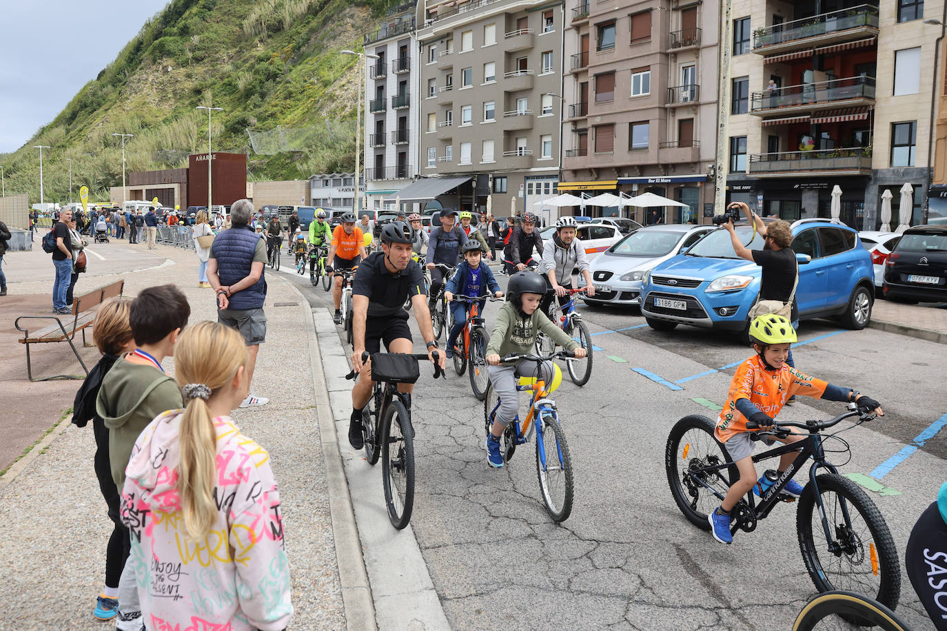 La fiesta de la bicicleta recorre Donostia