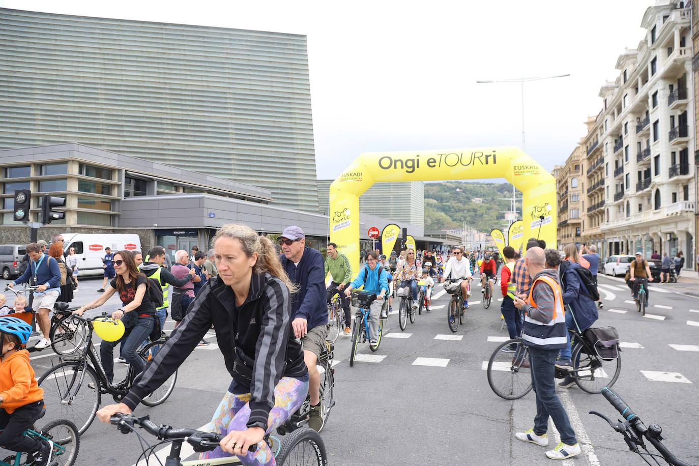 La fiesta de la bicicleta recorre Donostia