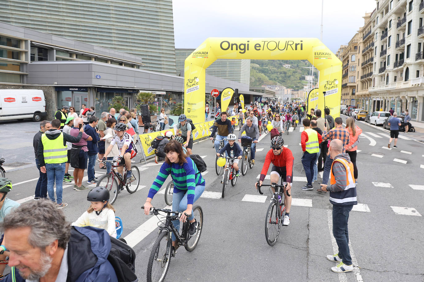 La fiesta de la bicicleta recorre Donostia