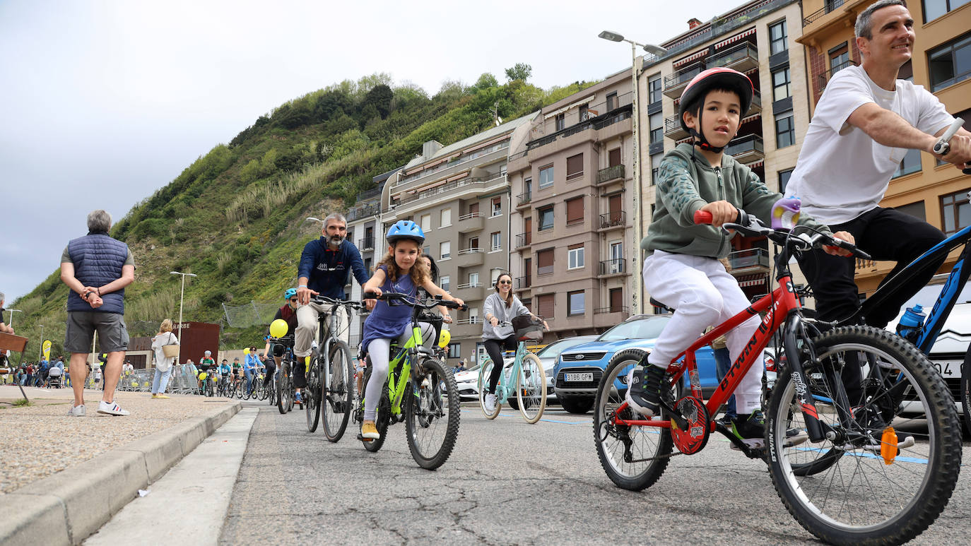 La fiesta de la bicicleta recorre Donostia