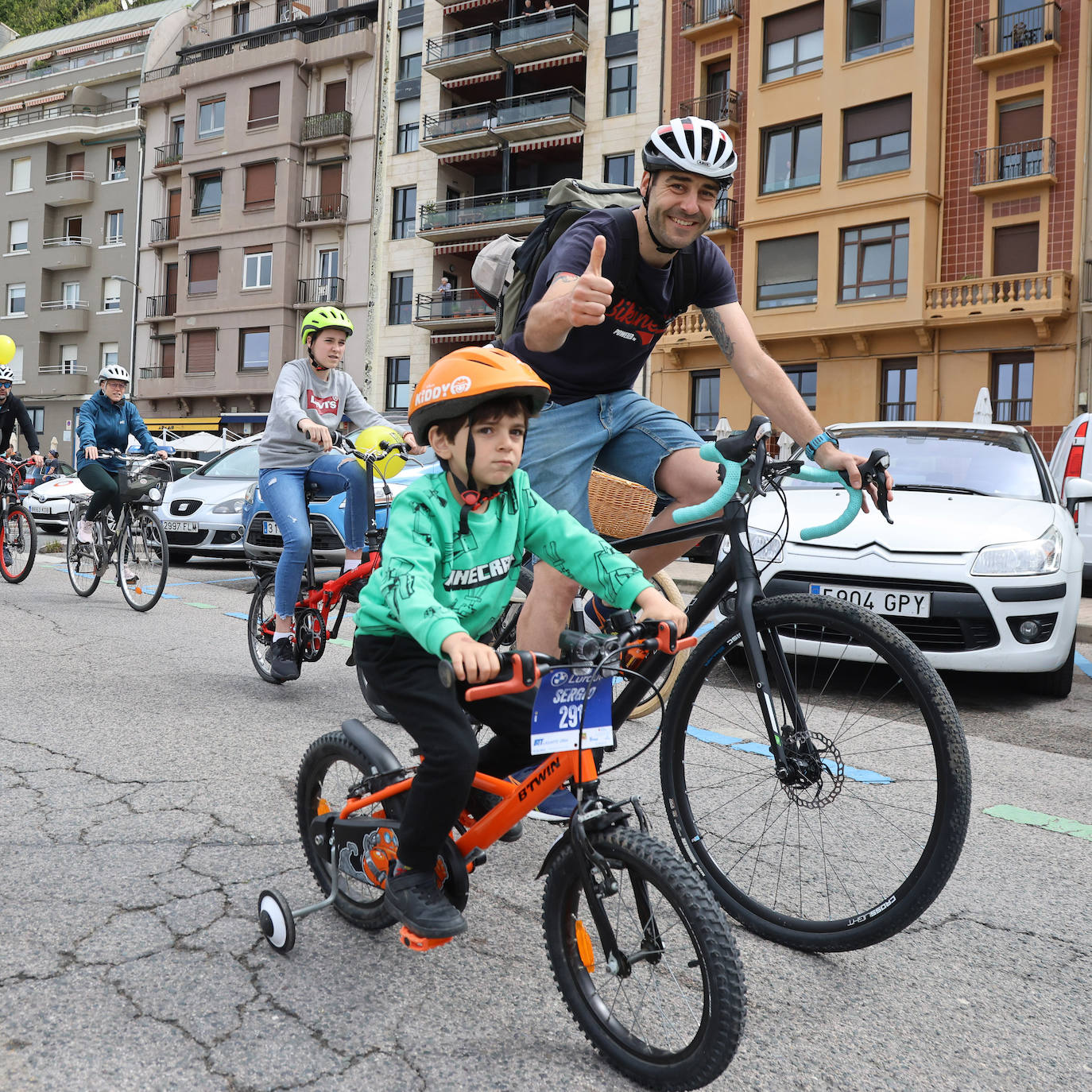 La fiesta de la bicicleta recorre Donostia