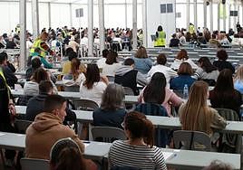 Los aspirantes, en las instalaciones de Ficoba.