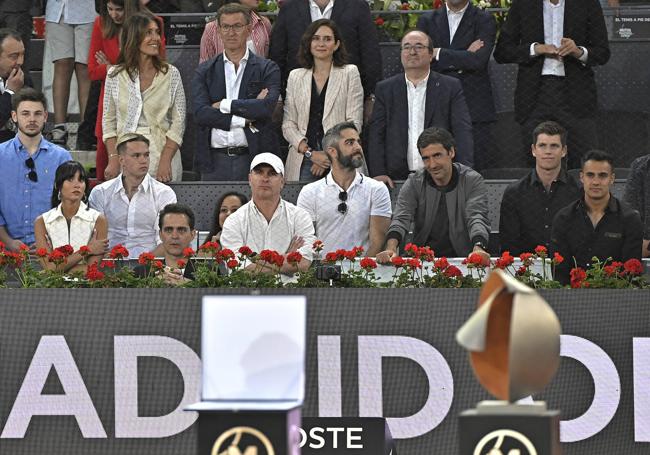 Aitana, a la izquierda de la foto, y Miguel Bernardeau, a la derecha, en la final del Mutua Madrid Open este domingo.