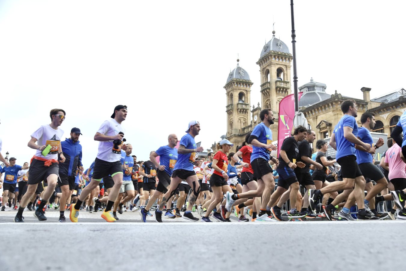Gran ambiente en la Carrera de Empresas de Donostia