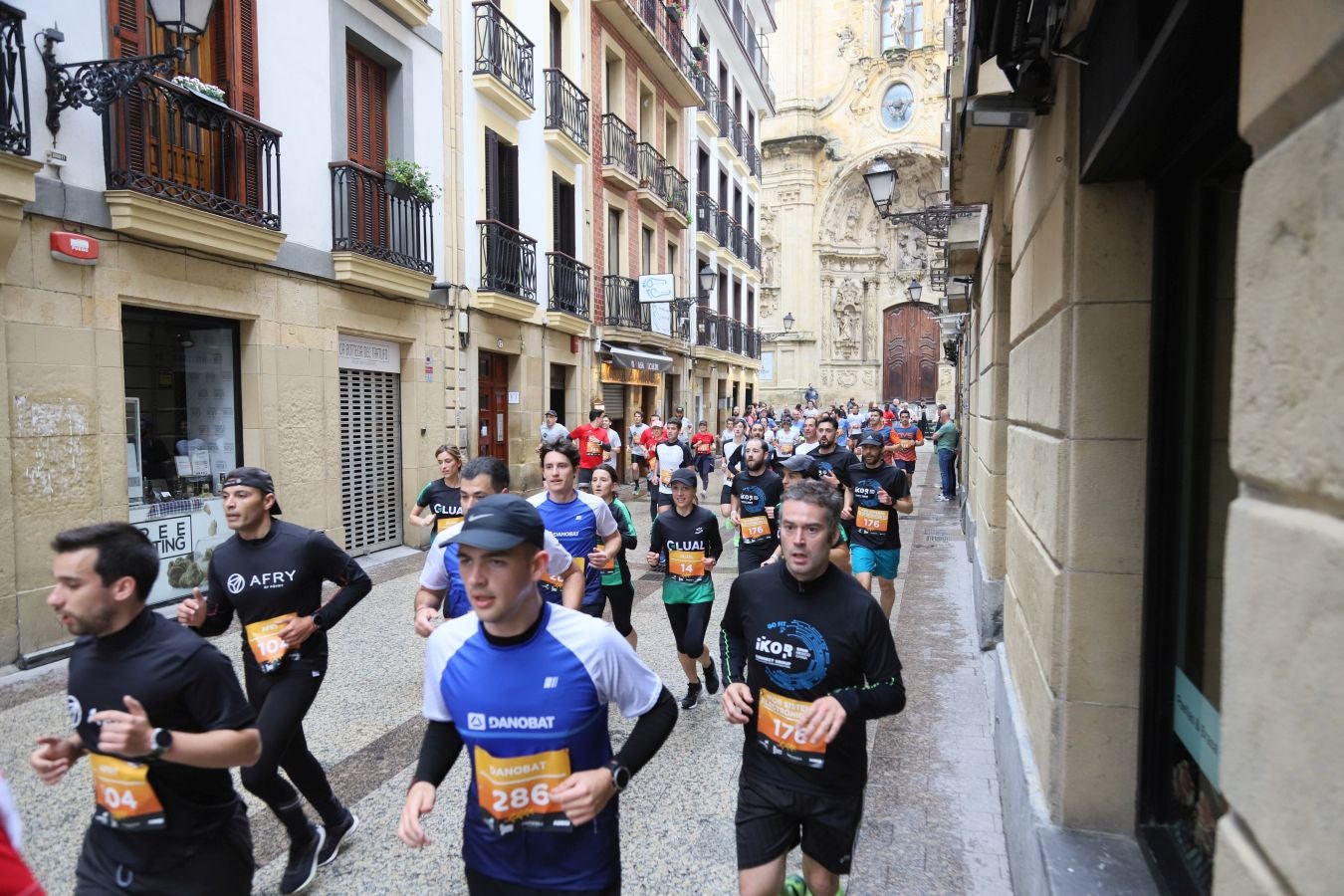 Los corredores, a su paso por la Parte Vieja