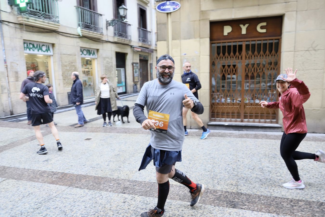 Los corredores, a su paso por la Parte Vieja