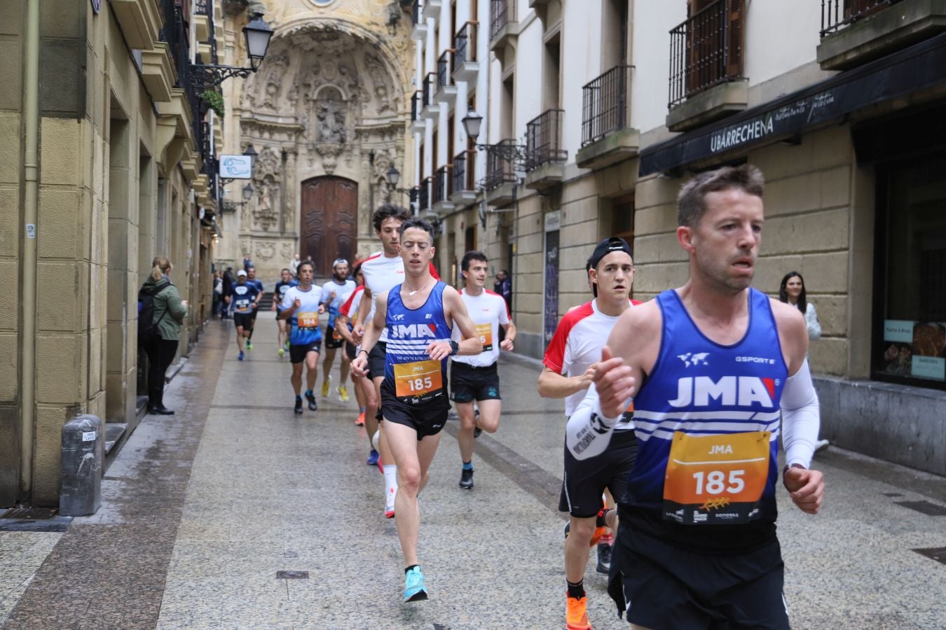 Los corredores, a su paso por la Parte Vieja