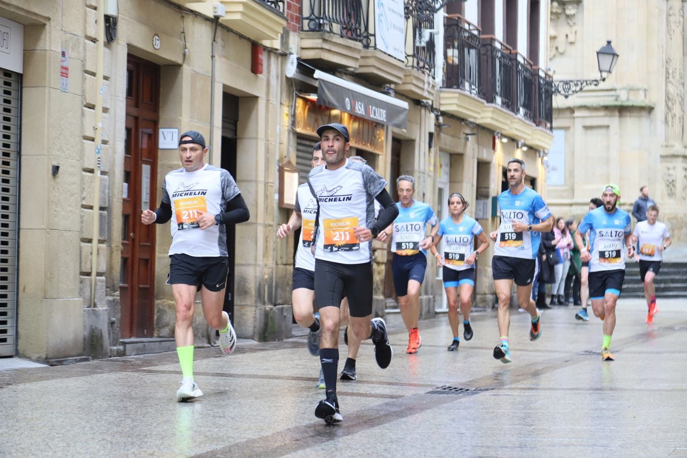 Los corredores, a su paso por la Parte Vieja