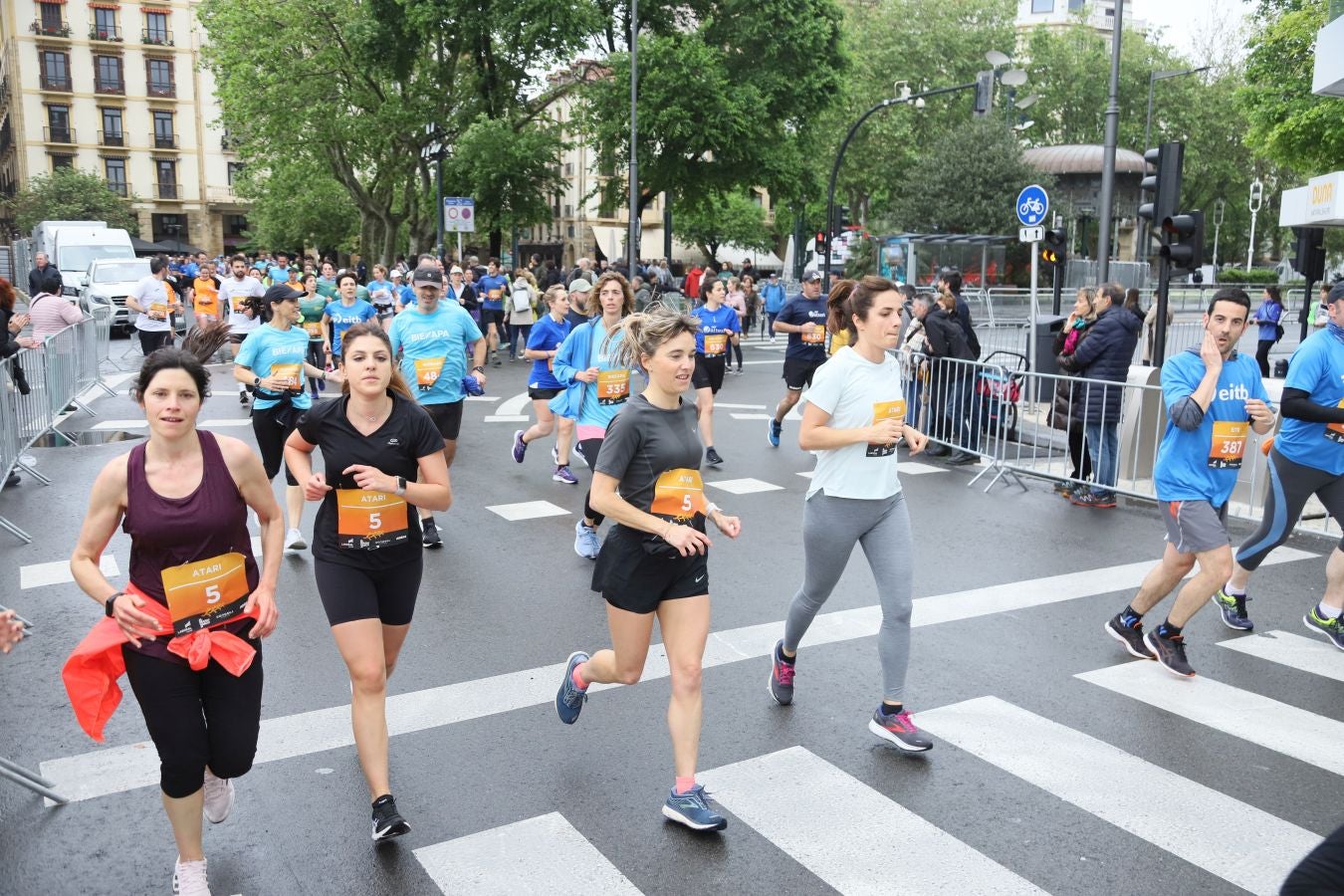 Los corredores, a su paso por la Parte Vieja