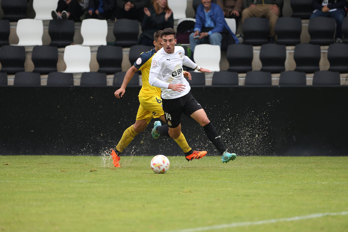 Alain Oyarzun acerca la permanencia al Real Unión