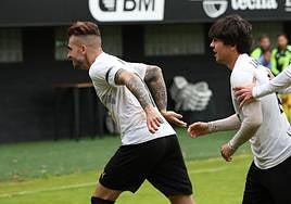 Alain Oyarzun acerca la permanencia al Real Unión