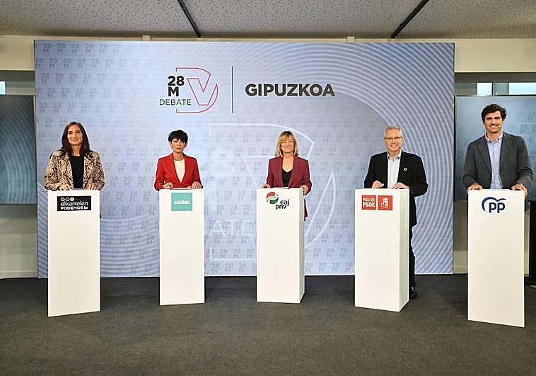 Los cinco candidatos a diputado general debaten en DV.