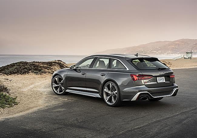 En el habitáculo, los paquetes de diseño RS en gris y rojo se han ampliado para incluir el color de contraste azul Mercato, exclusivo de las versiones performance.