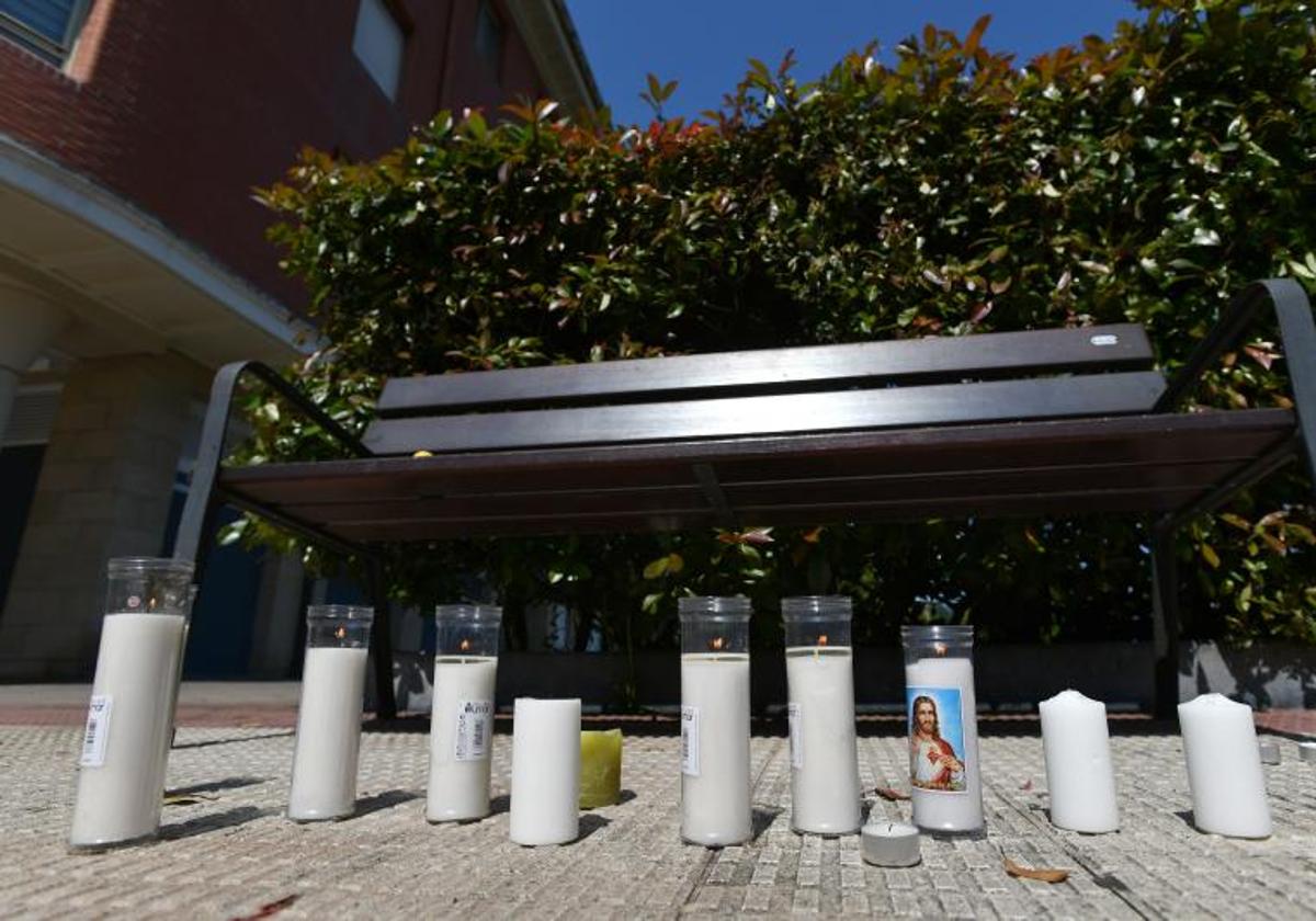 Velas en el lugar donde asesinaron a Lourdes.