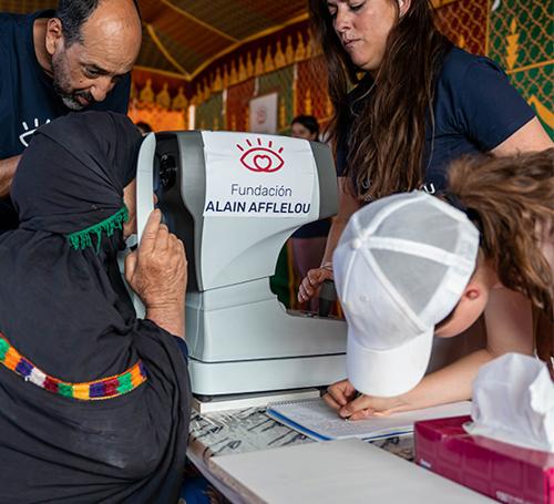 Como en cada edición, la caravana iba acompañada por los ópticos de la Fundación Alain Afflelou, que revisaron la vista en las poblaciones por las que se pasó.
