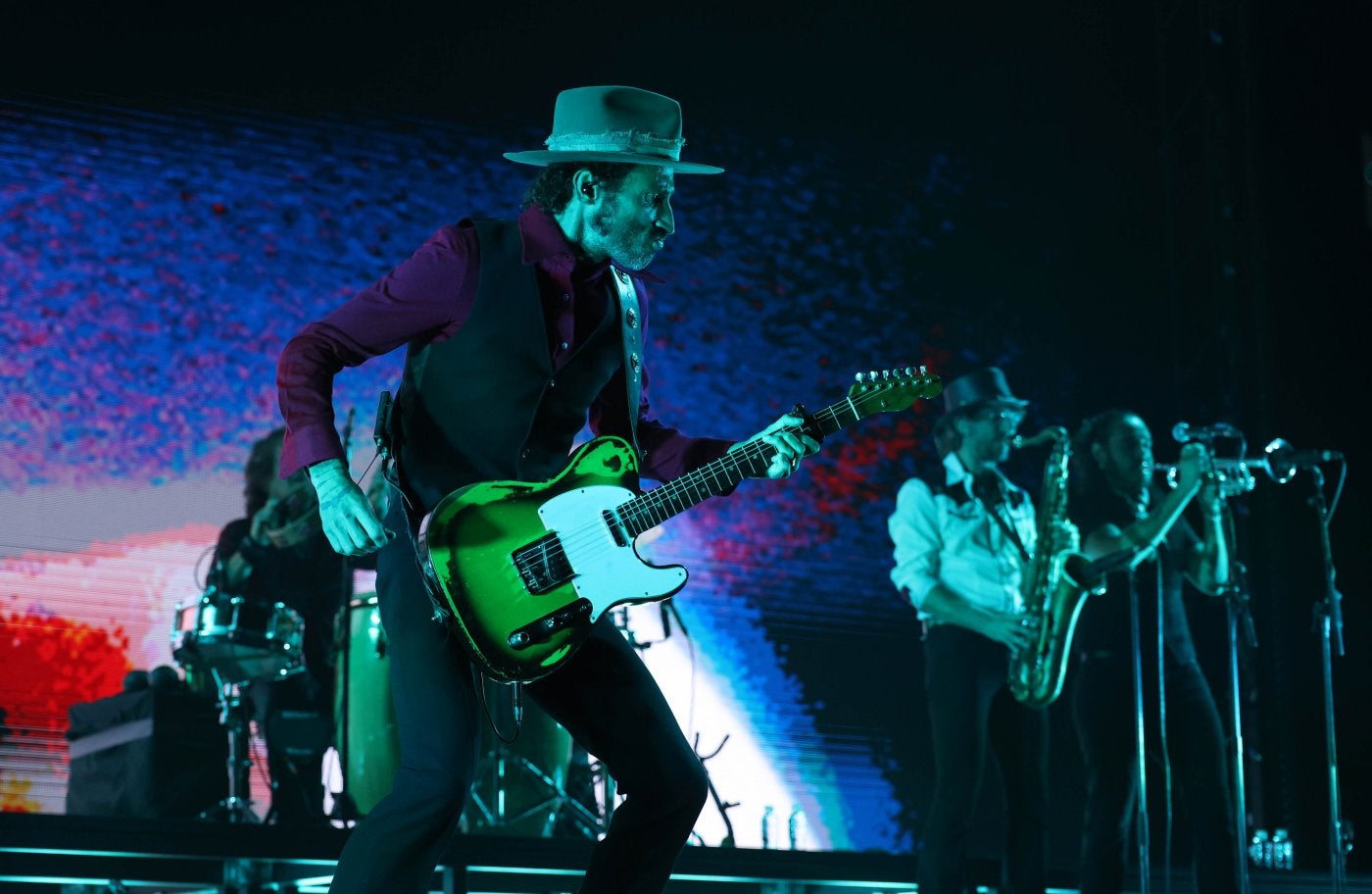 Leiva en un momento de su concierto ayer en un entregado Velódromo de Anoeta.