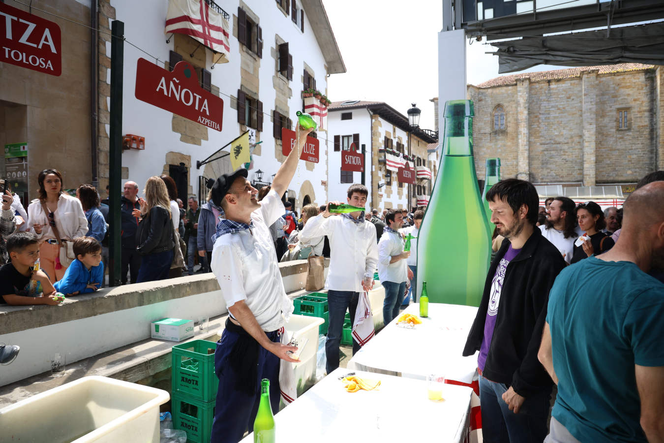 La sidra, protagonista en Usurbil