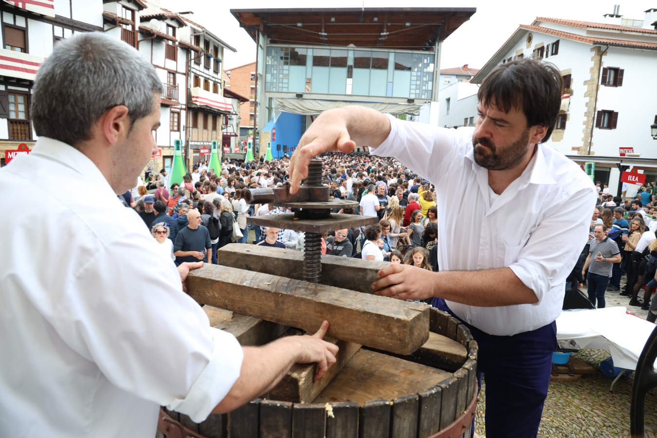 La sidra, protagonista en Usurbil