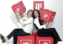 Sara Pons y Nerea Sorauren en la entrega de los premios en Berlín.