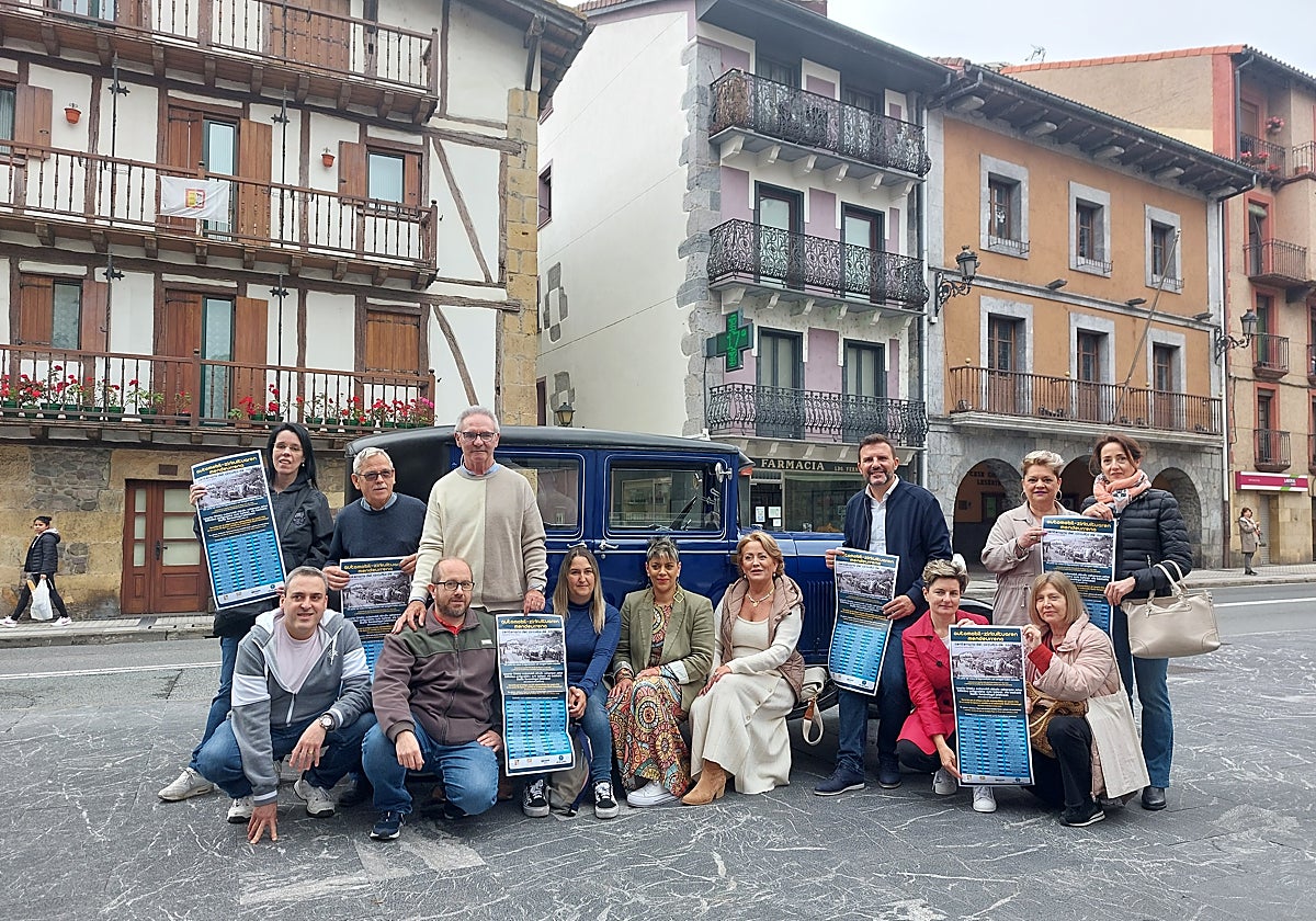 Miembros de Aterpea y responsables municipales ayer en la presentación de la nueva iniciativa.