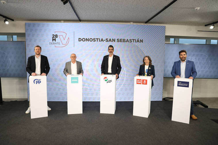 Los candidatos a la Alcaldía de Donostia, durante el debate en DV Gunea.