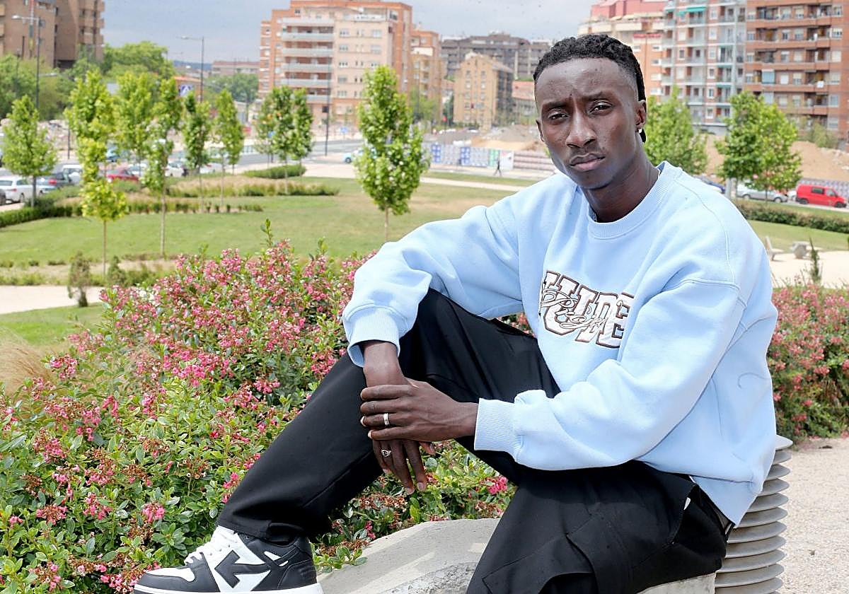 Expediente. Zourdine Thior, este miéroles en Logroño, donde todavía reside hasta que concluya su contrato con la Unión Deportiva Logroñés.