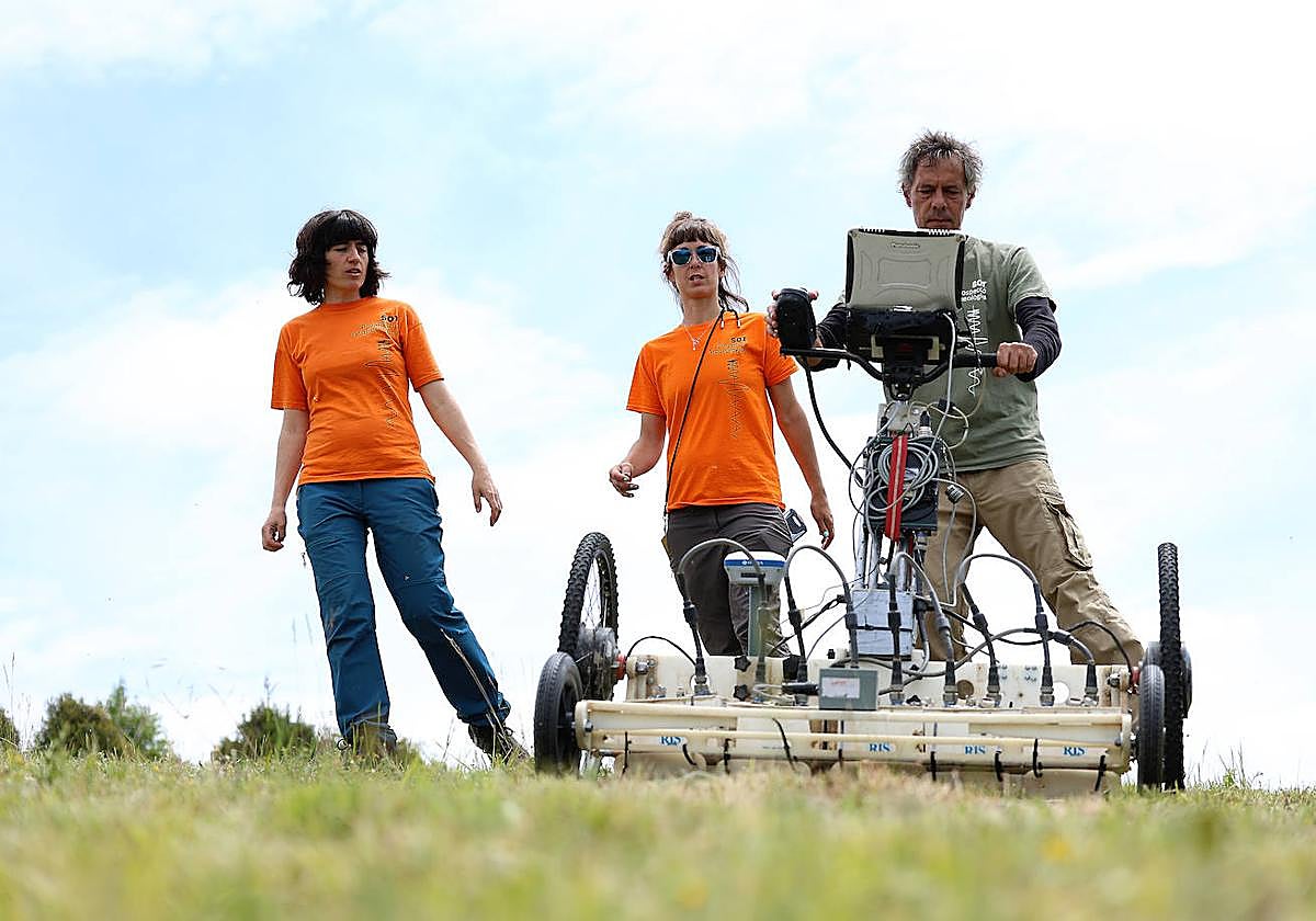 El georradar aportará datos importantes sobre la profundidad en la que se hayan estructuras constructivas del poblado romano de Irulegi.