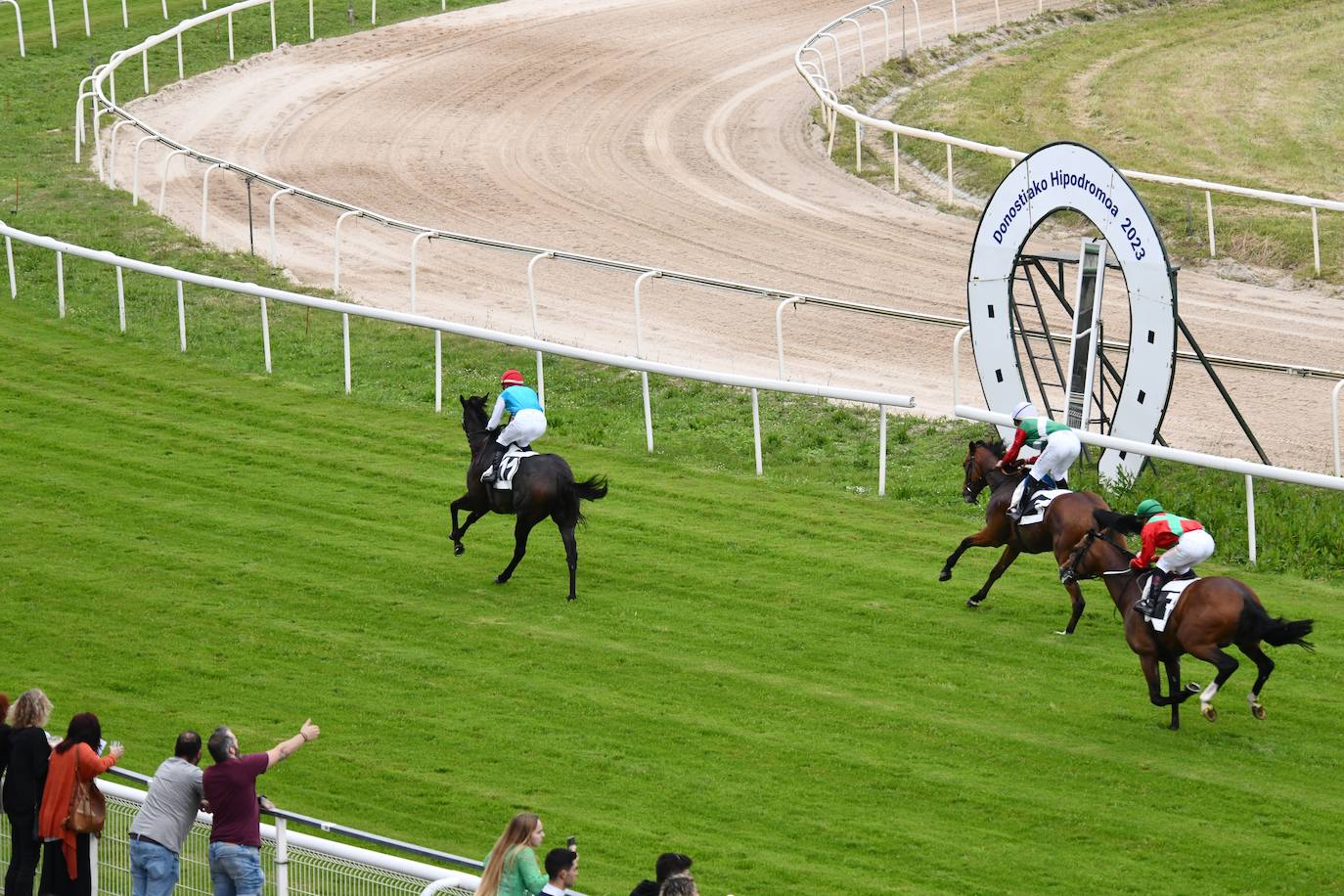El hipódromo alza el telón