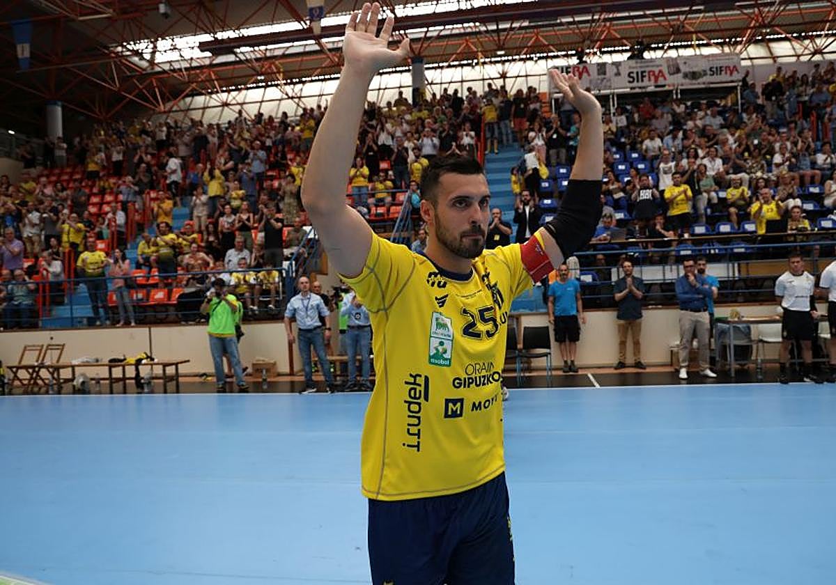 El partido del Bidasoa y las despedidas, en imágenes