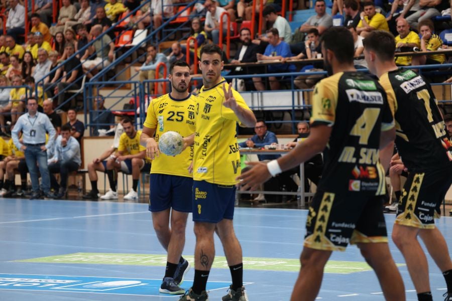 El partido del Bidasoa y las despedidas, en imágenes