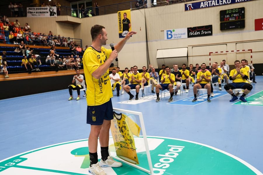 El partido del Bidasoa y las despedidas, en imágenes