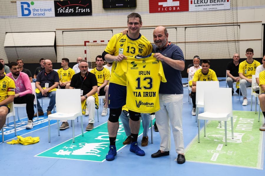 El partido del Bidasoa y las despedidas, en imágenes