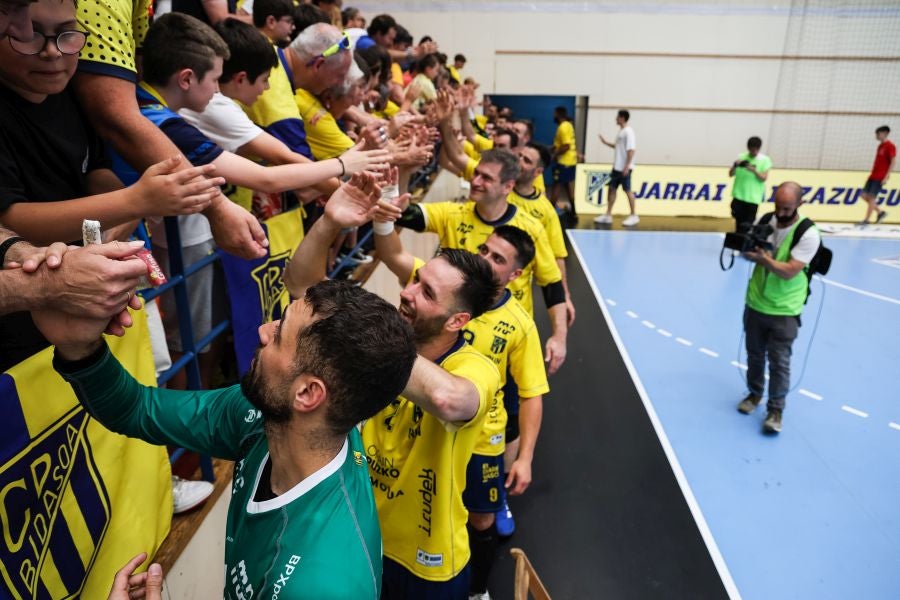 El partido del Bidasoa y las despedidas, en imágenes