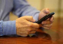 Plano detalle de la entrevista.