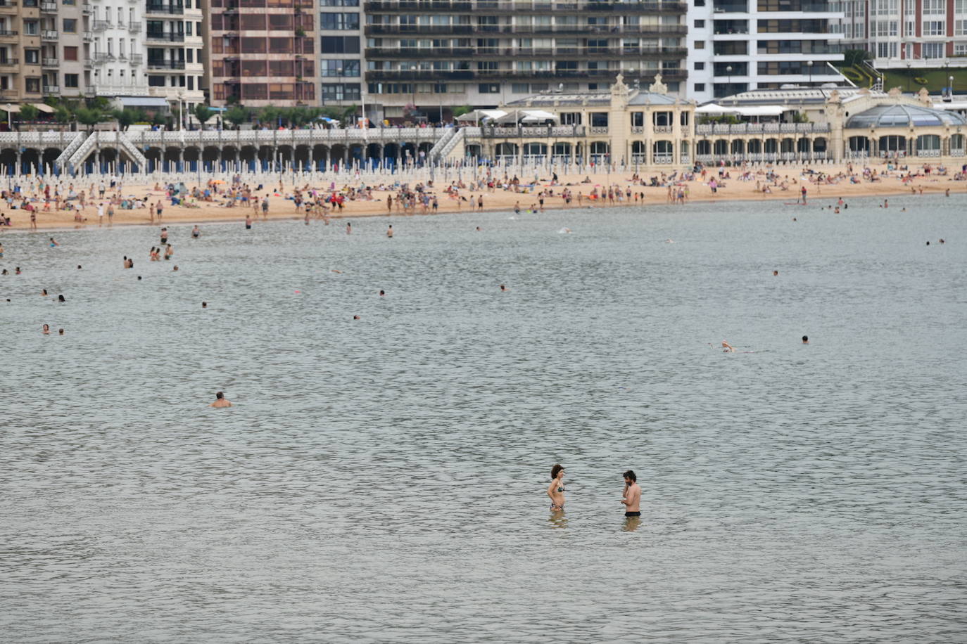 El paraguas vuelve a abrirse paso en Gipuzkoa