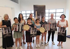 Pandero jaialdiaren aurkezpena, Trikitixa Eskolaren egoitzan Kulturolan.