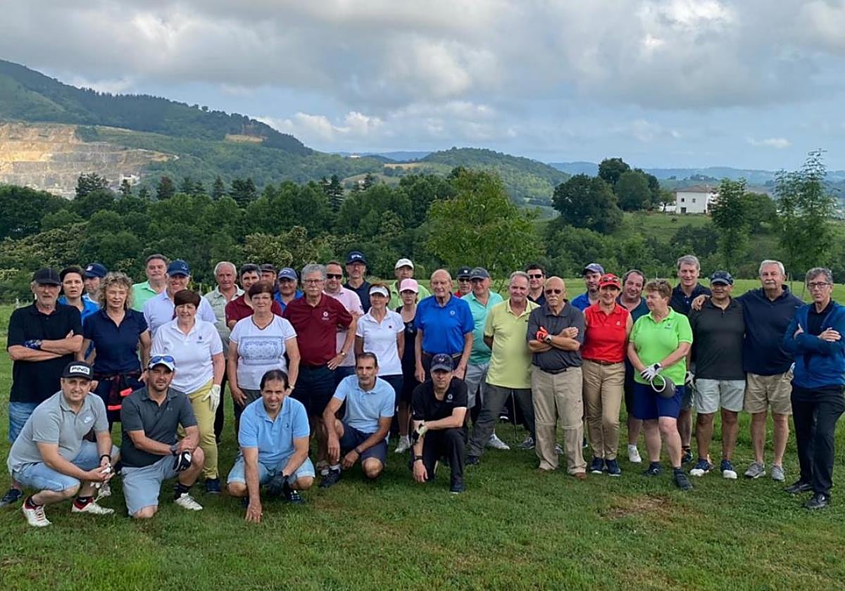 Urnieta El campo Urnieta Golf acogió el Torneo Dobles de Gipuzkoa de