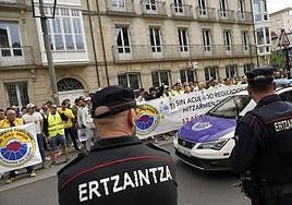 Los jueces anulan las limitaciones a las protestas de 'Ertzainas en lucha' frente al Parlamento Vasco