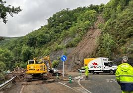 Desprendimiento en el punto kilométrico 56, en Sunbilla, en la N-121-A.