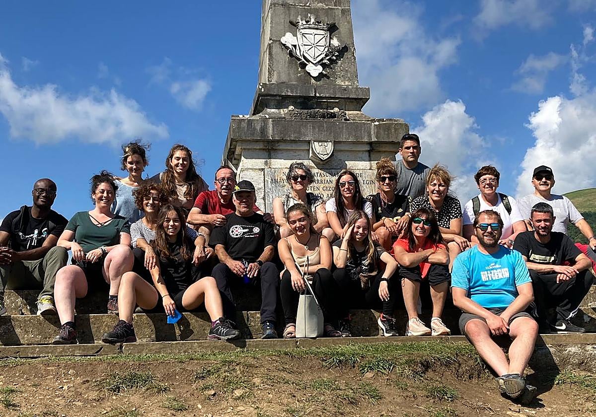 Udari begirako eskaintza aurkeztu du AEK-k