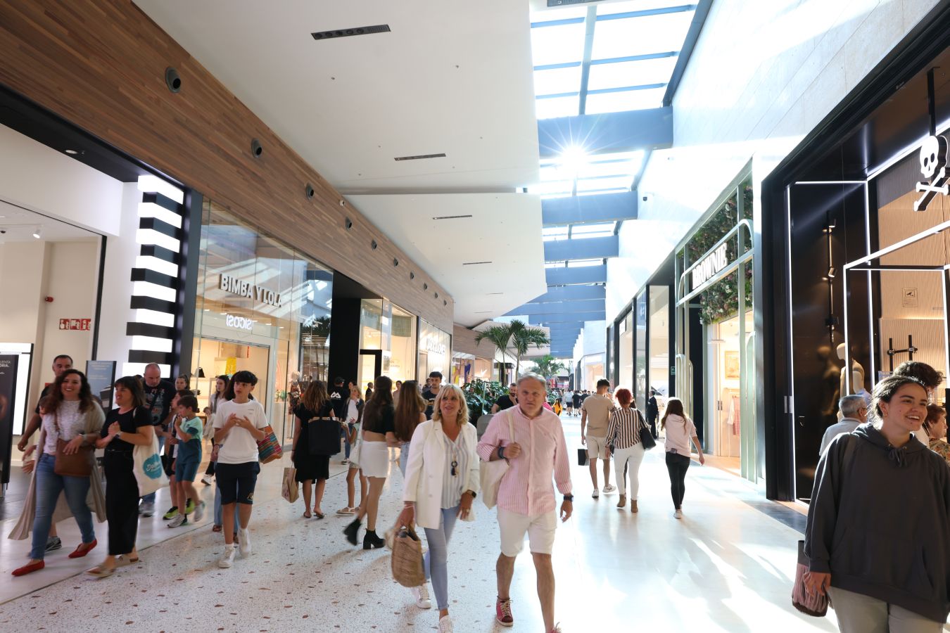 Garbera inaugura su nueva área de tiendas