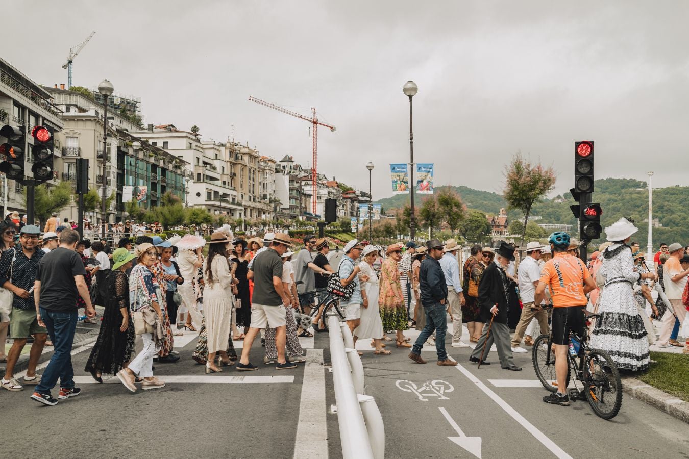 Paseo con sombrero por Donostia