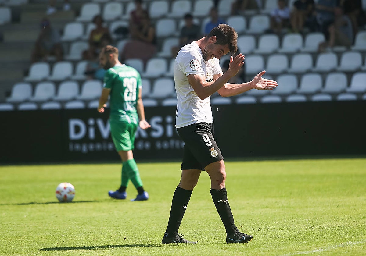 Jon Ander Pérez es una de las cuatro bajas comunicadas por el Real Unión