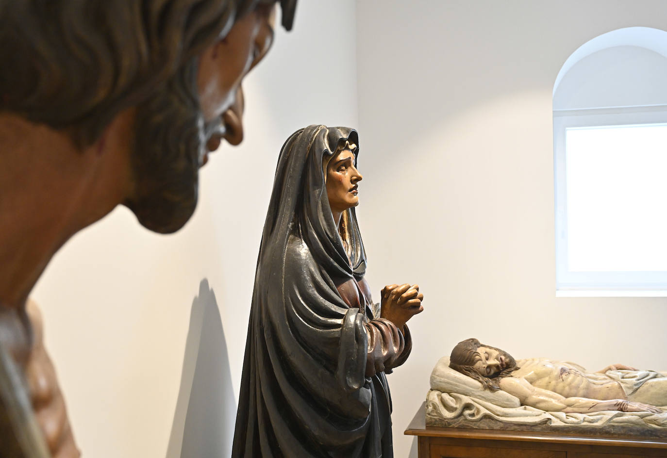 Imágenes de Beobide y vidrieras de Maumejean en Añorga