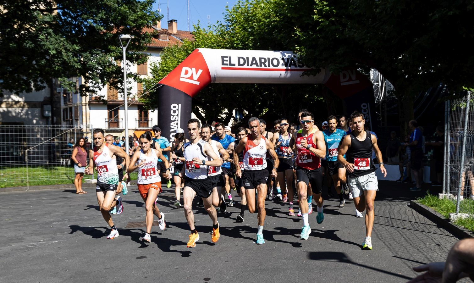 Las cuadrillas protagonizan el sábado festivo de San Marcial